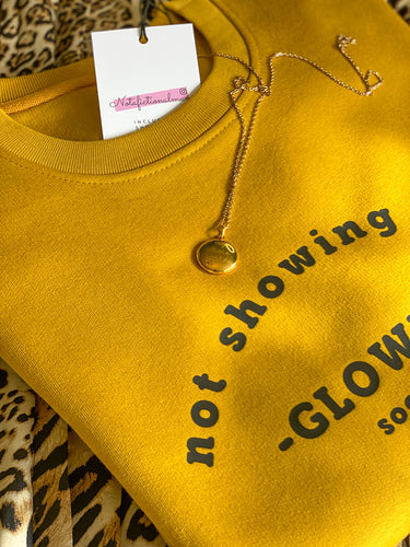 Notafictionalmum-Mustard-yellow-not-showing-still-glowing-sweatshirt-close-up-with-gold-necklace-styling