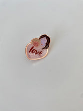 Load image into Gallery viewer, mum-stepmum-adoption-blended-family-pinbadge

