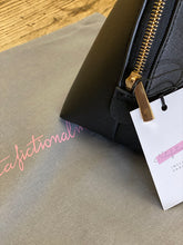 Load image into Gallery viewer, gold-zip-black-washbag-Notafictionalmum-branding
